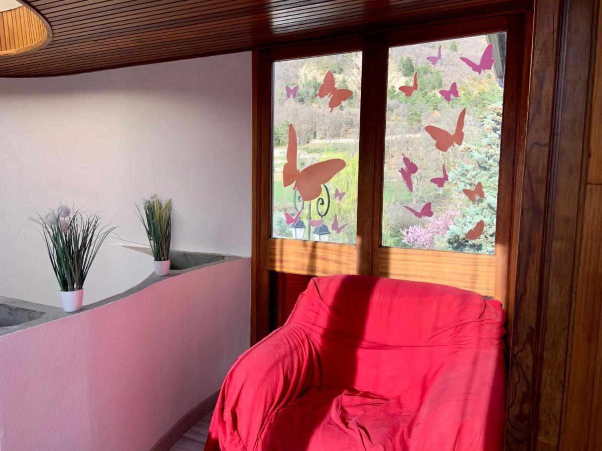 Le Pidanoux Hotell Saint-Julien-du-Verdon Exteriör bild